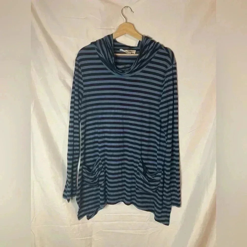 Workshop long sleeve hooded‎ top